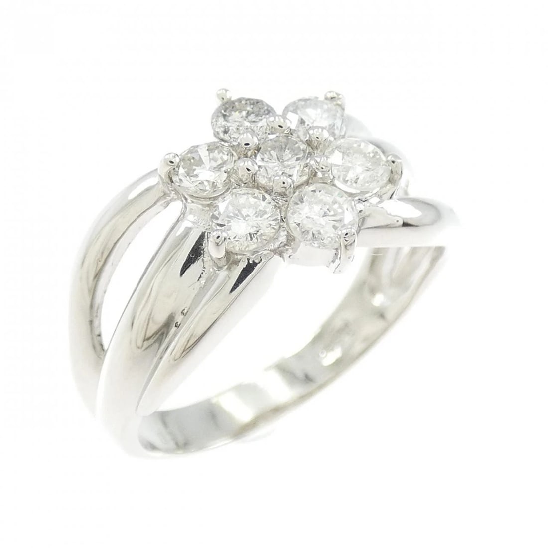 PT900 FLOWER DIAMOND RING: PT900 Flower Diamond Ring Brand: Unbranded Type: Ring Material: Platinum 900 Platinum, Main Stone/Creation Natural Color: White Gold Size: 4-4.5 US Accessories: None Accessories Notice: Wh