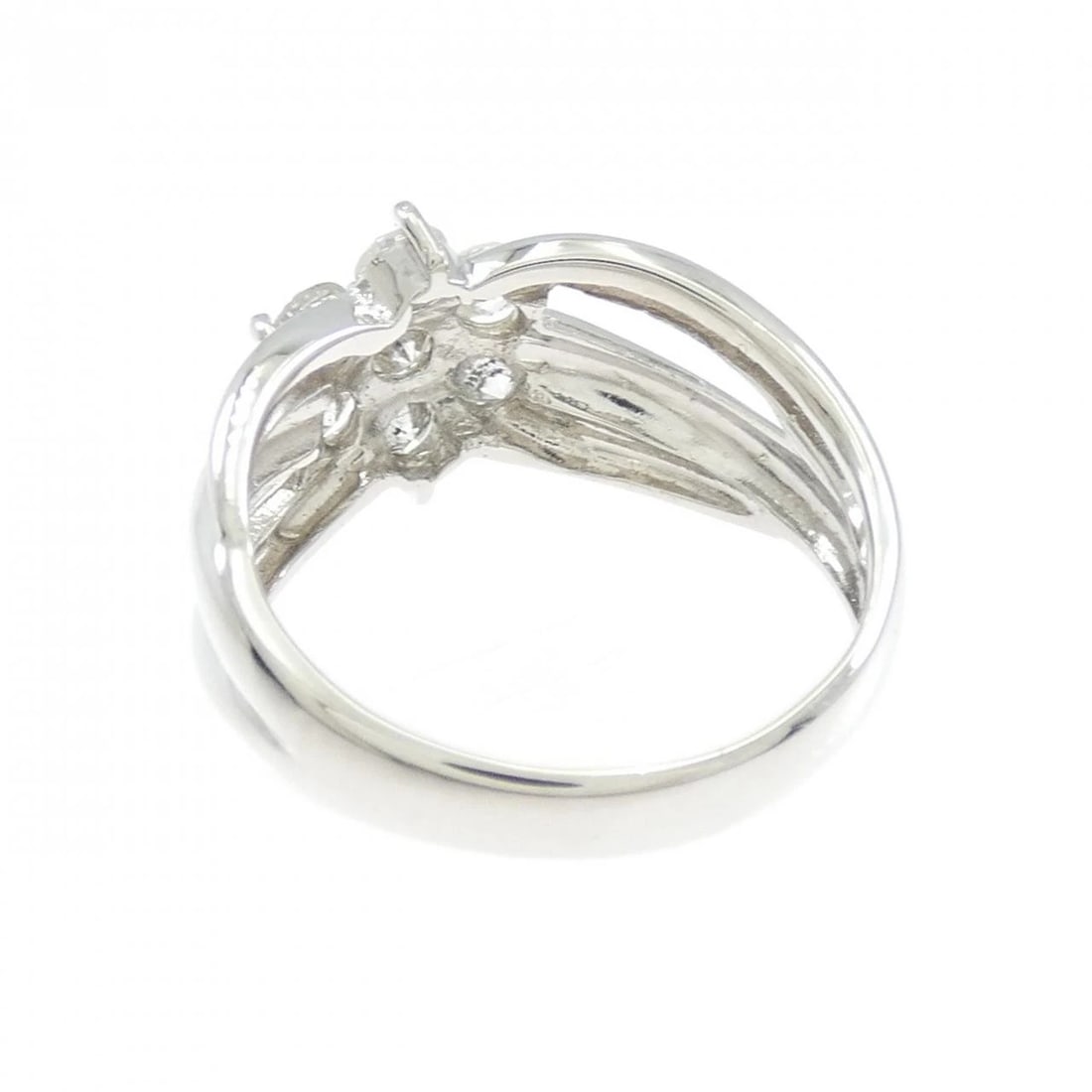 PT900 FLOWER DIAMOND RING - 3