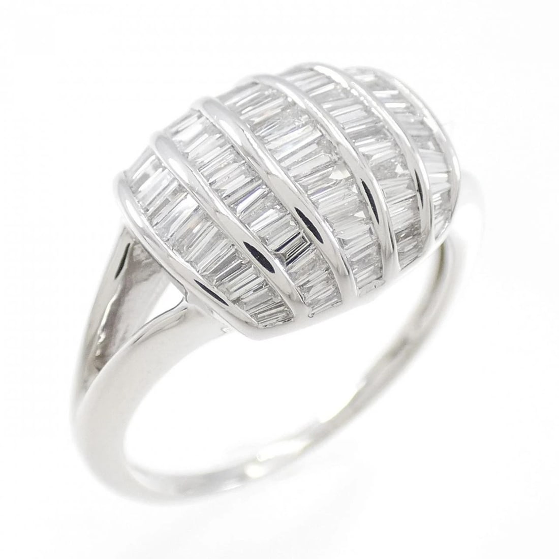 K18WG DIAMOND RING: K18WG Diamond Ring Brand: Unbranded Type: Ring Material: K18 White Gold, Main Stone/Creation natural Color: White Gold Size: 5-5.5 US Accessories: None Accessories Notice: When purchasing