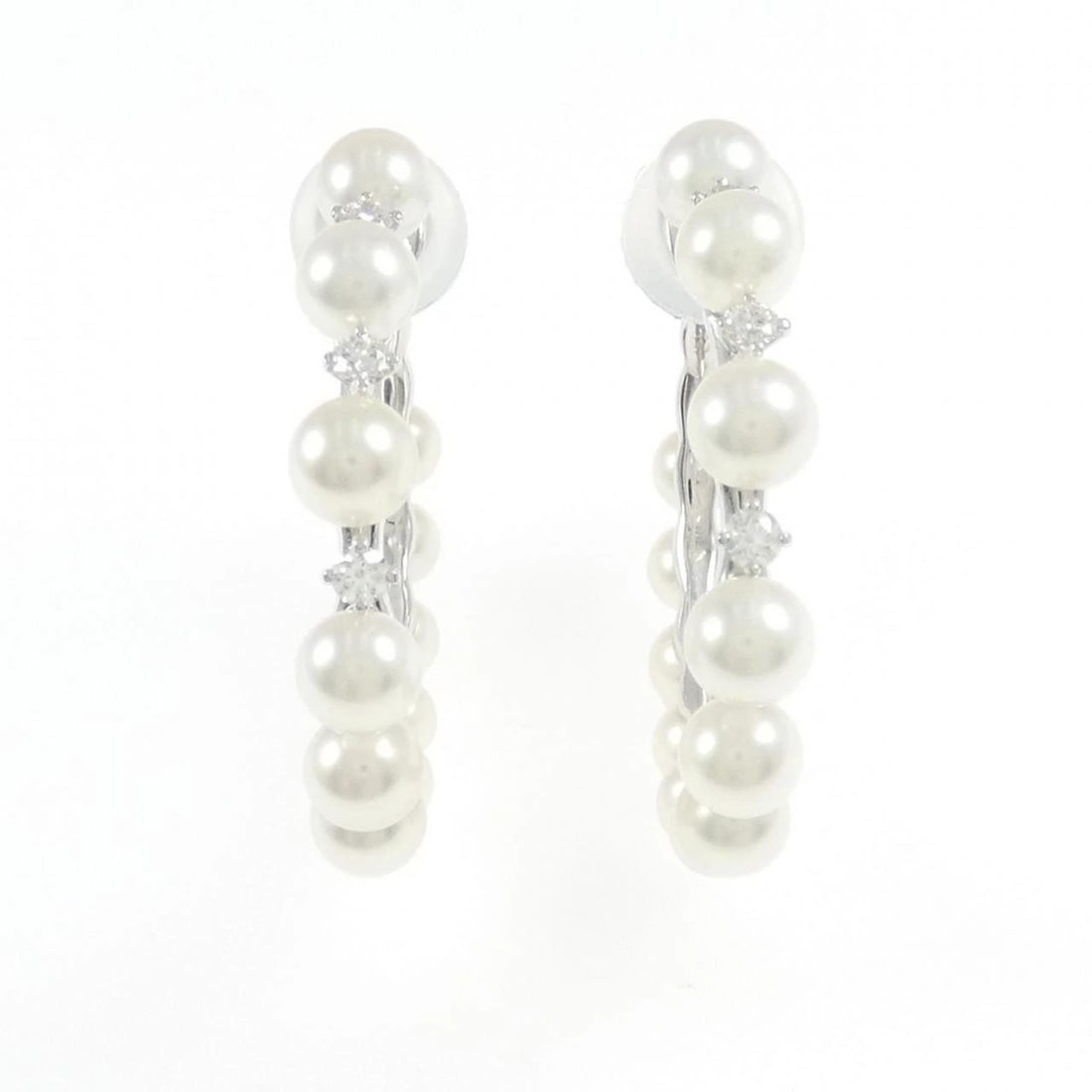 TASAKI AKOYA PEARL EARRINGS: TASAKI Akoya Pearl Earrings Brand: TASAKI Type: Earrings Material: 750 White Gold, Main Stone/Creation Akoya Pearl Color: White Gold Size: ActualSize HxW: 29.5mmx4.7mm Accessories: None