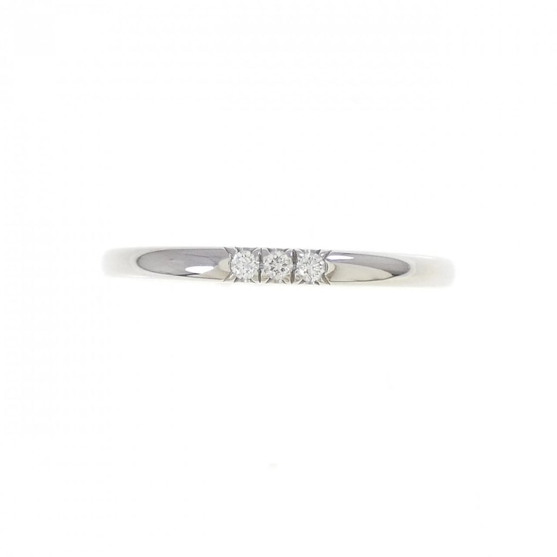 TIFFANY & CO. BAND RING: Tiffany & Co. band Ring Brand: Tiffany Type: Ring Material: Platinum 950, Main Stone/Creation Natural Color: White Size: 5 (US size) Accessories: None Accessories Notice: When purchasing