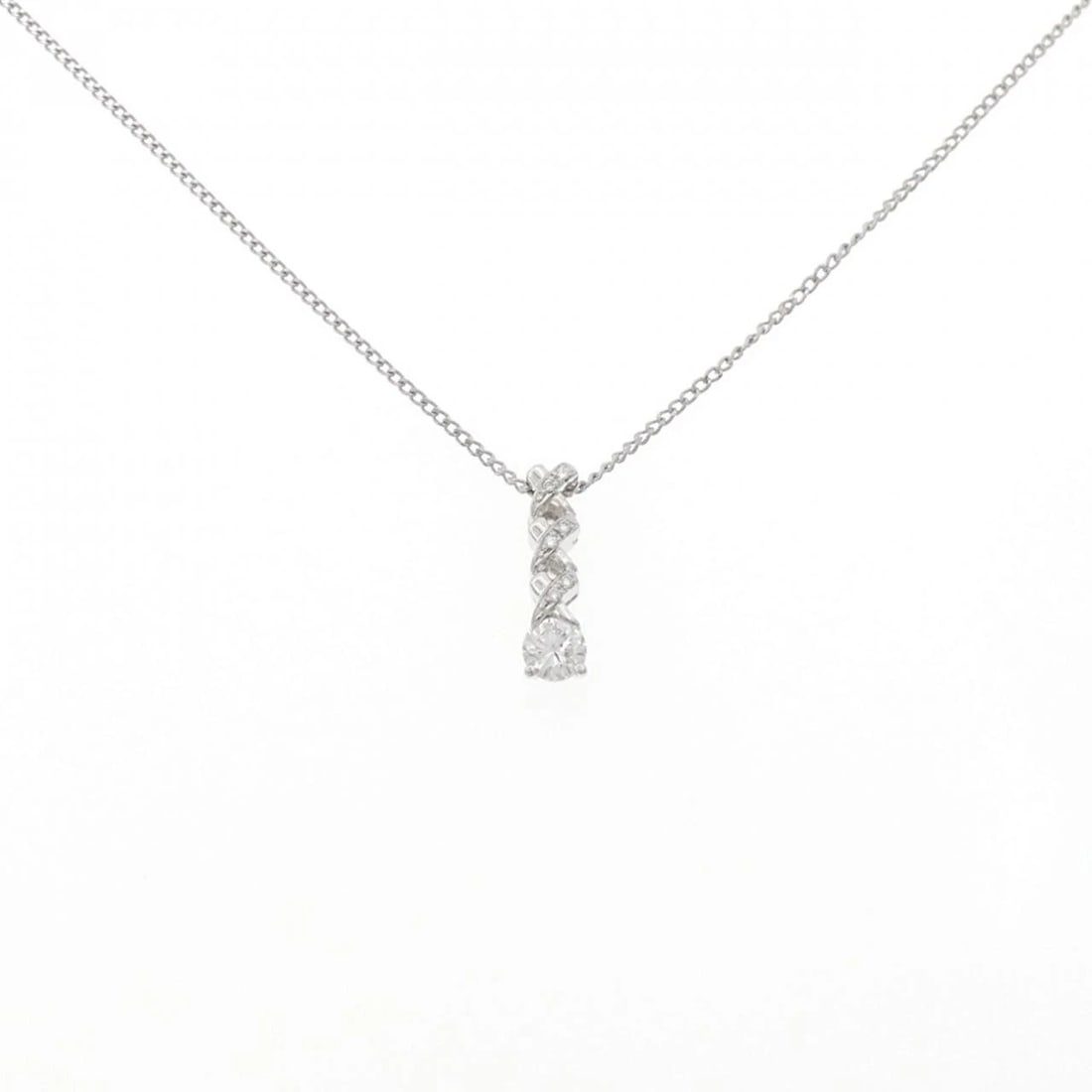 PT900 PT850 DIAMOND NECKLACE: PT900 PT850 Diamond Necklace Brand: Unbranded Type: Necklace Material: Platinum 900 Platinum Platinum 850, Main Stone/Creation Natural Color: None Size: 40cmActualSize Pendant top H x W: