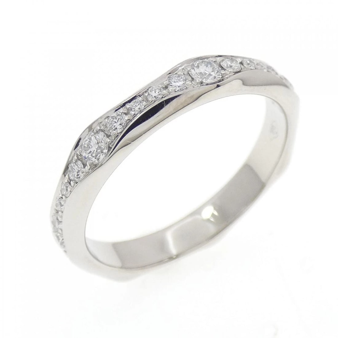 BVLGARI INFINITO RING: BVLGARI INFINITO Ring Brand: BVLGARI Type: Ring Material: Platinum 950, Main Stone/Creation Natural Color: Platinum Size: 6US US Accessories: None Accessories Notice: When purchasing pre-o