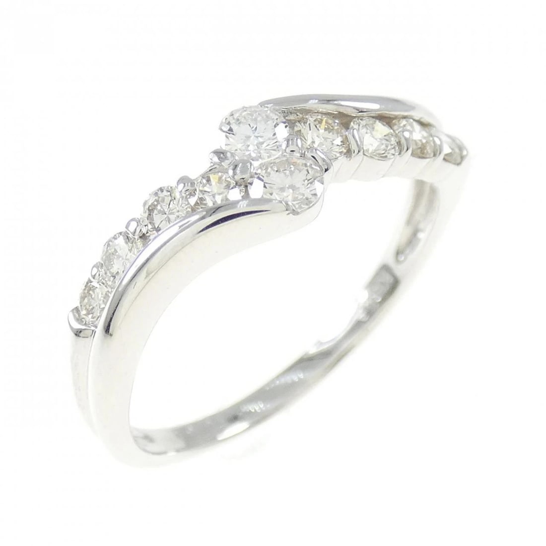 K18WG DIAMOND RING: K18WG Diamond Ring Brand: Unbranded Type: Ring Material: K18 White Gold, Main Stone/Creation sapphire Color: White Gold Size: 7 US Accessories: None Accessories Notice: When purchasing pre