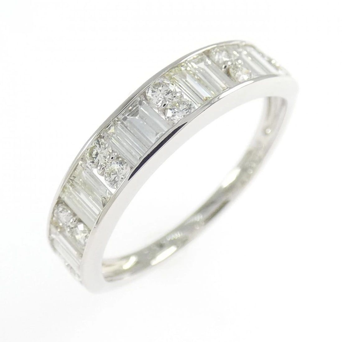 PT900 DIAMOND RING: PT900 Diamond Ring Brand: Unbranded Type: Ring Material: Platinum 900 Platinum, Main Stone/Creation natural Color: White Gold Size: 7.5-8 US Accessories: None Accessories Notice: When purc