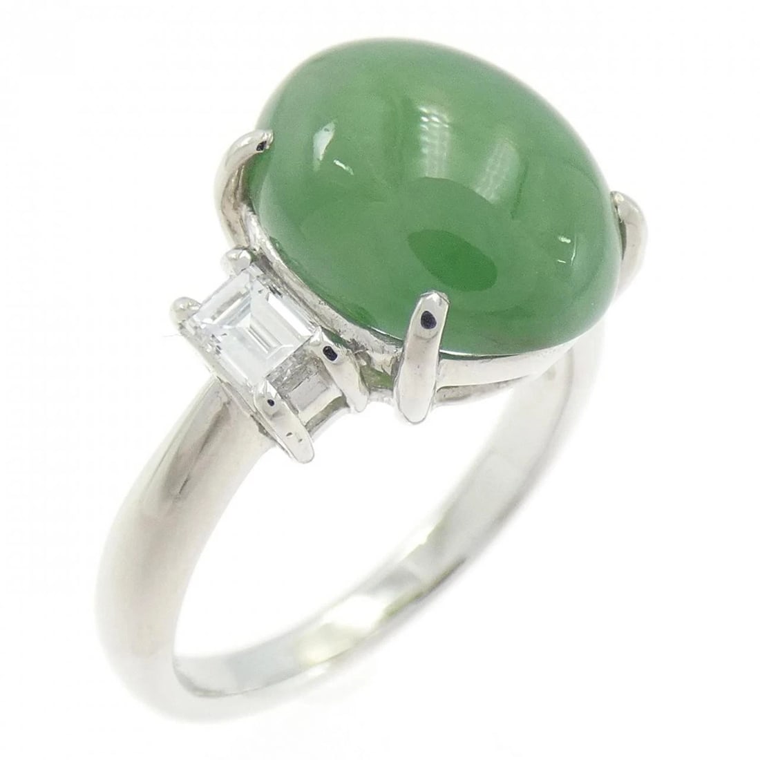PT900 JADE RING: PT900 Jade Ring Brand: Unbranded Type: Ring Material: Platinum 900 Platinum, Color: None Size: 6.5 US Accessories: None Accessories Notice: When purchasing pre-owned goods, please refer to