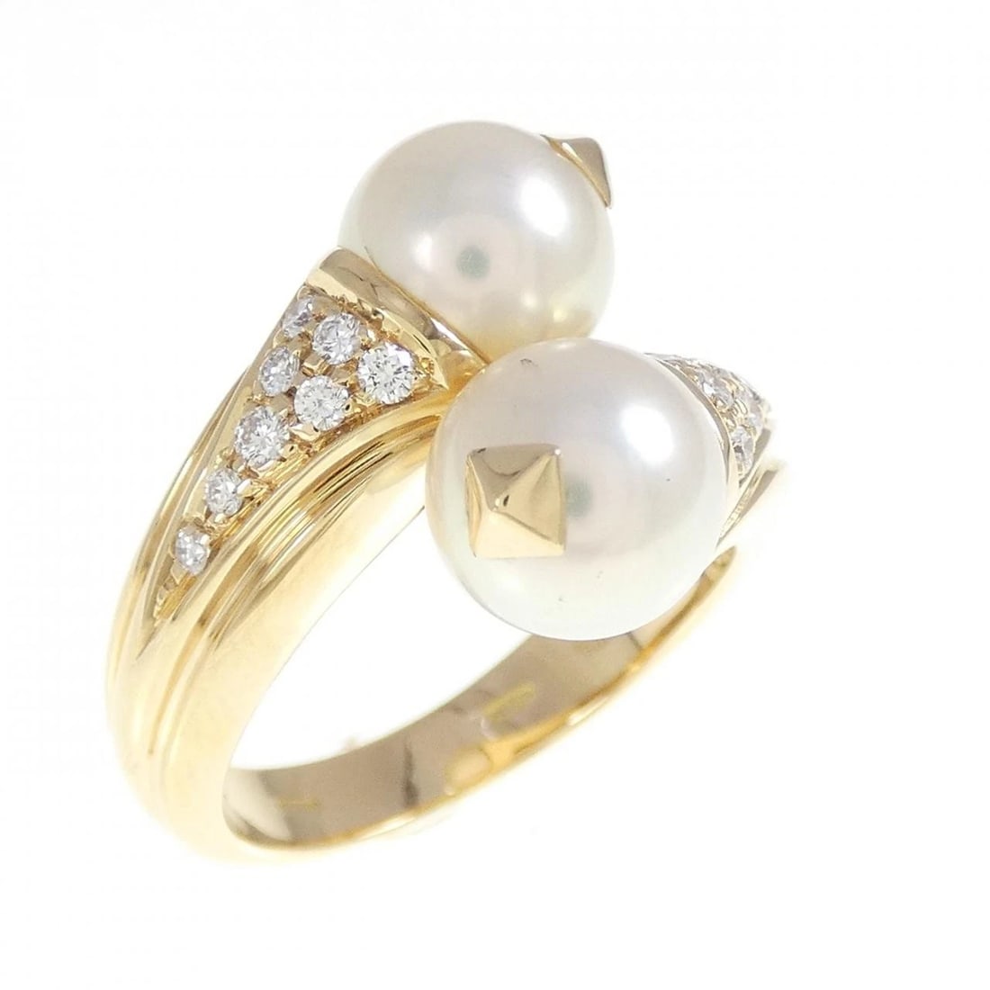 BVLGARI AKOYA PEARL RING: BVLGARI Akoya Pearl Ring Brand: BVLGARI Type: Ring Material: 750 Yellow Gold, Color: yellow gold Size: 6 (US size) Accessories: None Accessories Notice: When purchasing pre-owned goods,