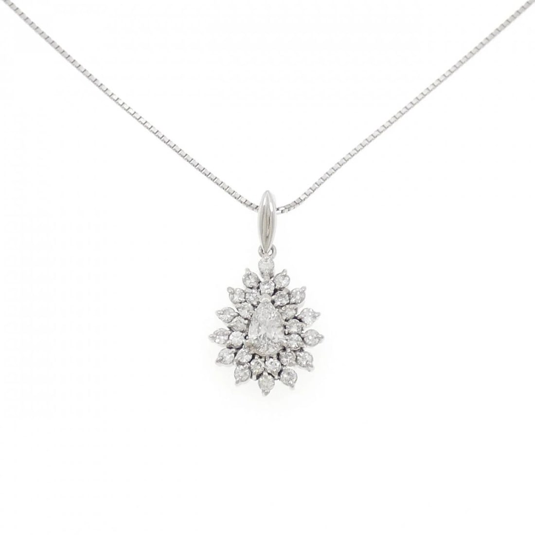 PT900 PT850 DIAMOND NECKLACE: PT900 PT850 Diamond Necklace Brand: Unbranded Type: Necklace Material: Platinum 900 Platinum Platinum 850, Main Stone/Creation Natural Color: None Size: 45cmActualSize Pendant top H x W: