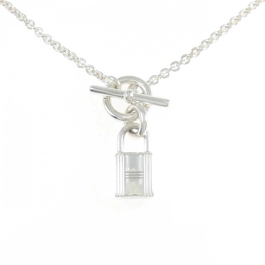 HERMES AMULET CADENA NECKLACE: HERMES Amulet Cadena Necklace Brand: HERMES Type: Necklace Material: 925 Silver, Color: Silver Size: ActualSize Pendant top H x W: 28.3mmx8.5mm Chain Max. W: 1.4mmSize41cm Accessories: None