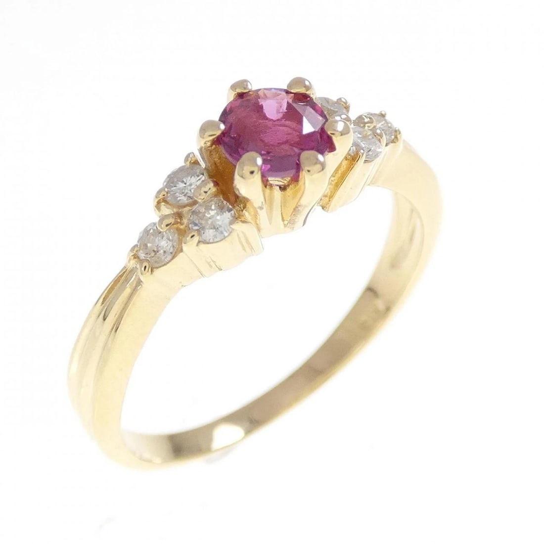 K18YG RUBY RING: K18YG Ruby Ring Brand: Unbranded Type: Ring Material: K18 Yellow Gold, Main Stone/Creation Ruby Color: Yellow Gold Size: 6.5-7 ( US size) Accessories: None Accessories Notice: When purchasing