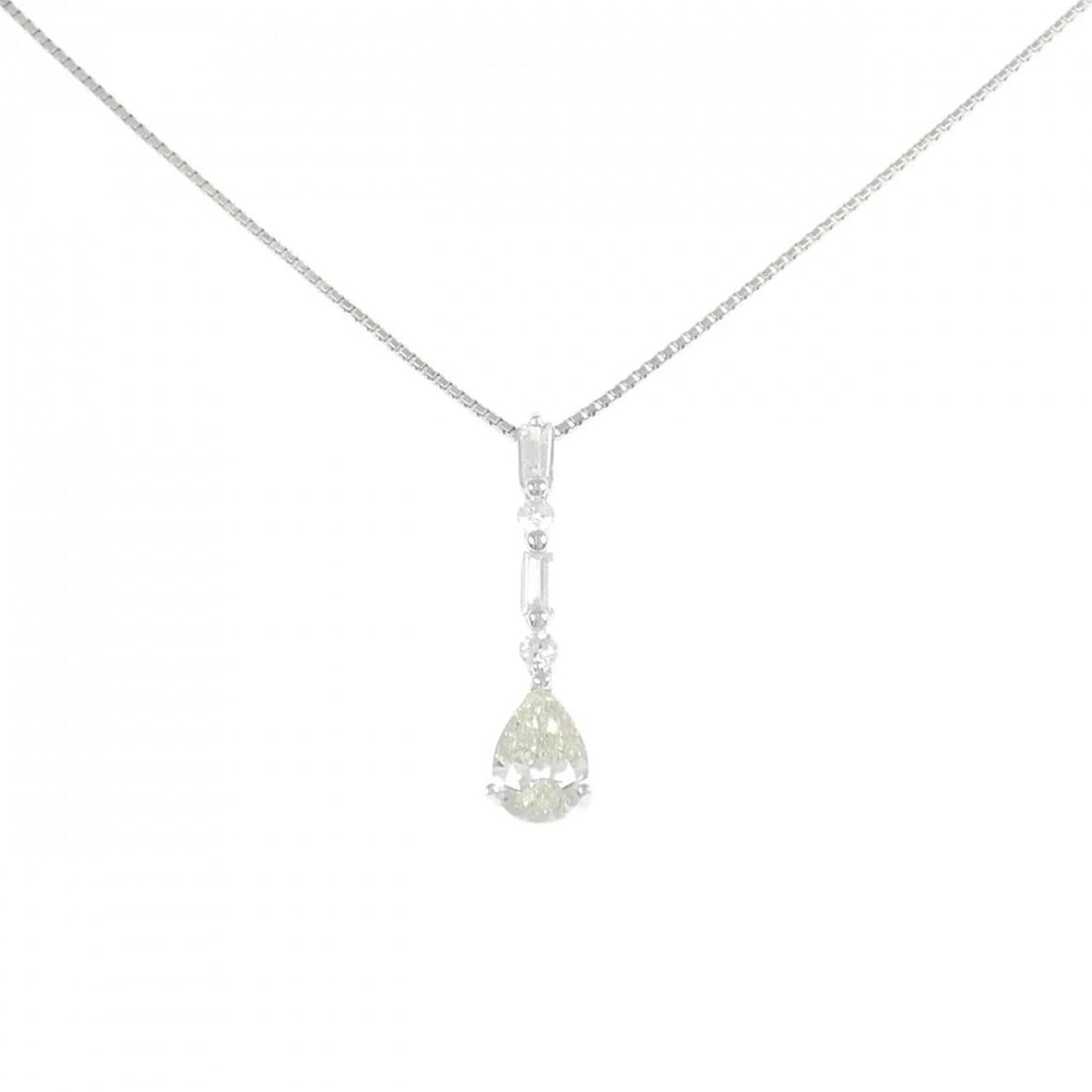 K18WG DIAMOND NECKLACE: K18WG Diamond Necklace Brand: Unbranded Type: Necklace Material: K18 White Gold, Main Stone/Creation Natural Color: White Gold Size: 45cm ActualSize Pendant top H x W: 22.0mmx4.9mm Chain Max.