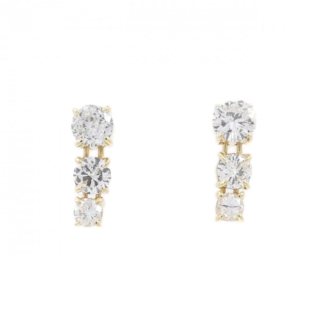 K18YG DIAMOND EARRINGS: K18YG Diamond Earrings Brand: Unbranded Type: Earrings Material: K18 Yellow Gold, Main Stone/Creation Natural Color: Yellow Gold Size: ActualSize:HxW:12.5mmx4.2mm Accessories: None
