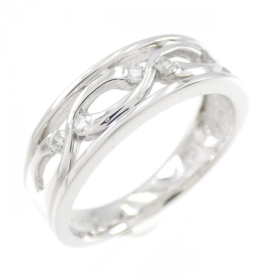 K18WG DIAMOND RING: K18WG Diamond Ring Brand: Unbranded Type: Ring Material: K18 White Gold, Main Stone/Creation Natural Color: White Gold Size: 6.5 US Accessories: None Accessories Notice: When purchasing