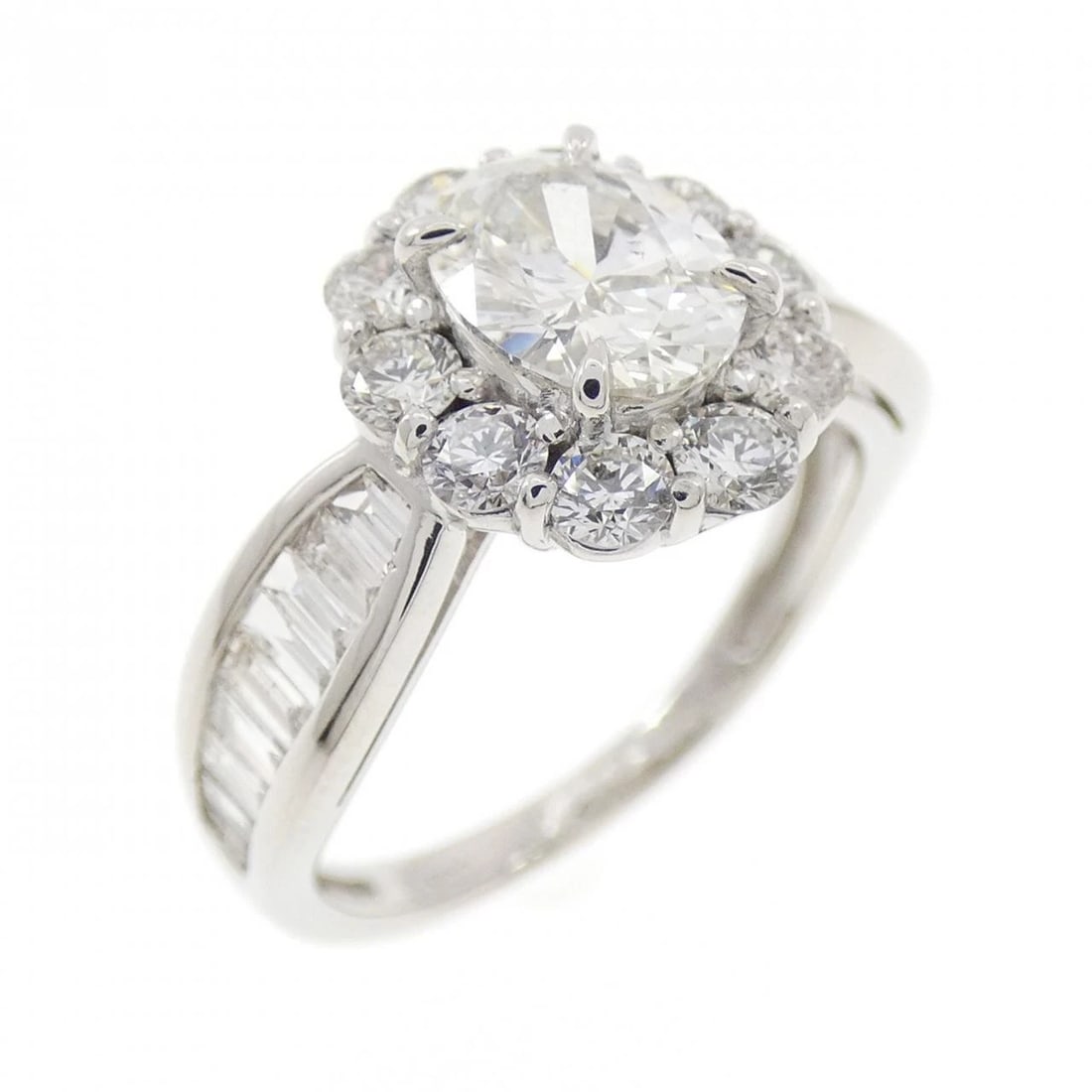 PT900 DIAMOND RING: PT900 Diamond Ring Brand: Unbranded Type: Ring Material: Platinum 900 Platinum, Main Stone/Creation Natural Color: None Size: 5.5 -6 US Accessories: None Accessories Notice: When purchasin