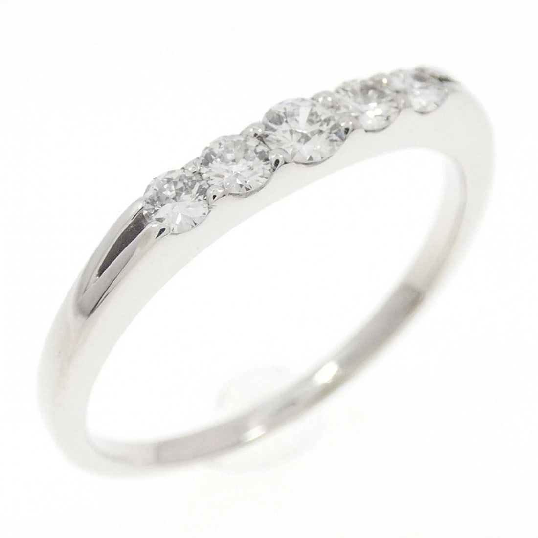 K18WG DIAMOND RING: K18WG Diamond Ring Brand: Unbranded Type: Ring Material: K18 White Gold, Main Stone/Creation Natural Color: White Gold Size: 8 ( US size) Accessories: None Accessories Notice: When purchas