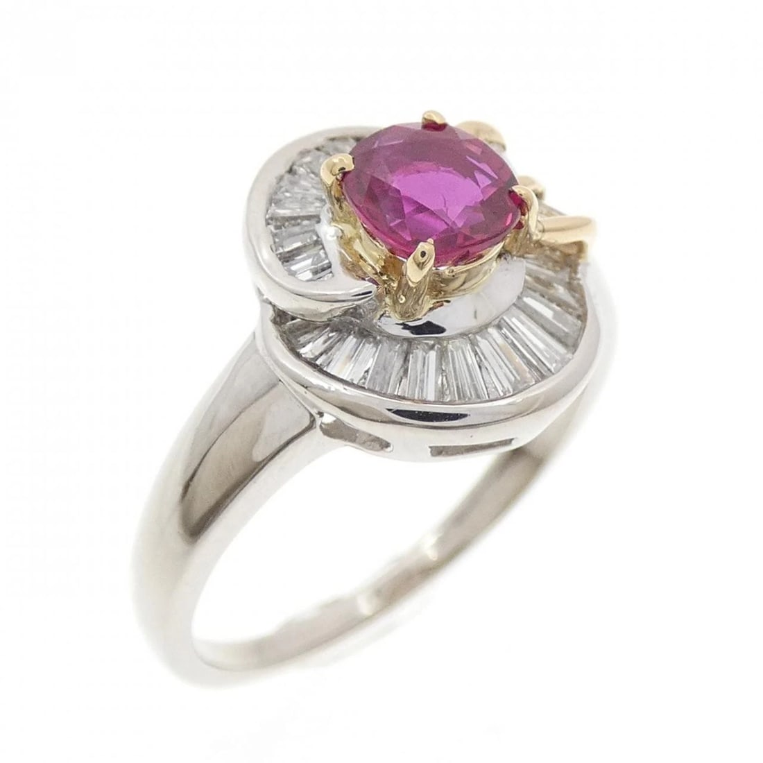 PT900 K18YG RUBY RING: PT900 K18YG Ruby Ring Brand: Unbranded Type: Ring Material: Platinum 900 Platinum K18 Yellow Gold, Main Stone/Creation Ruby Color: Yellow Gold Size: 6.5-7 ( US size) Accessories: None Acce