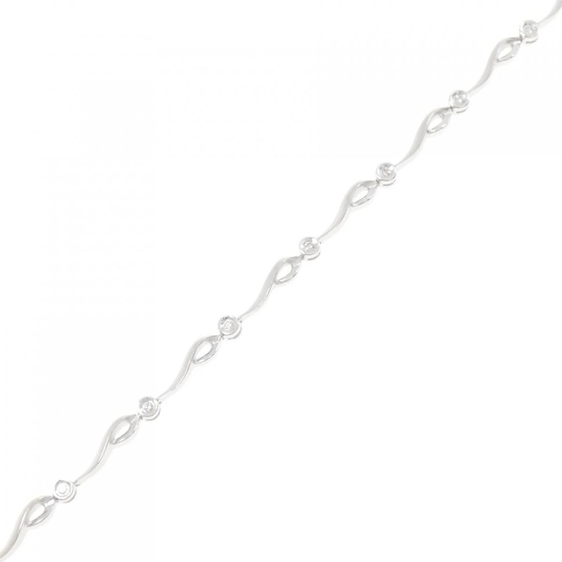 750WG DIAMOND BRACELET: 750WG Diamond Bracelet Brand: Unbranded Type: Bracelet Material: 750 White Gold, Main Stone/Creation Natural Color: WG Size: 17cmActualSize Max W: 3.0mm Accessories: None Accessories Notic