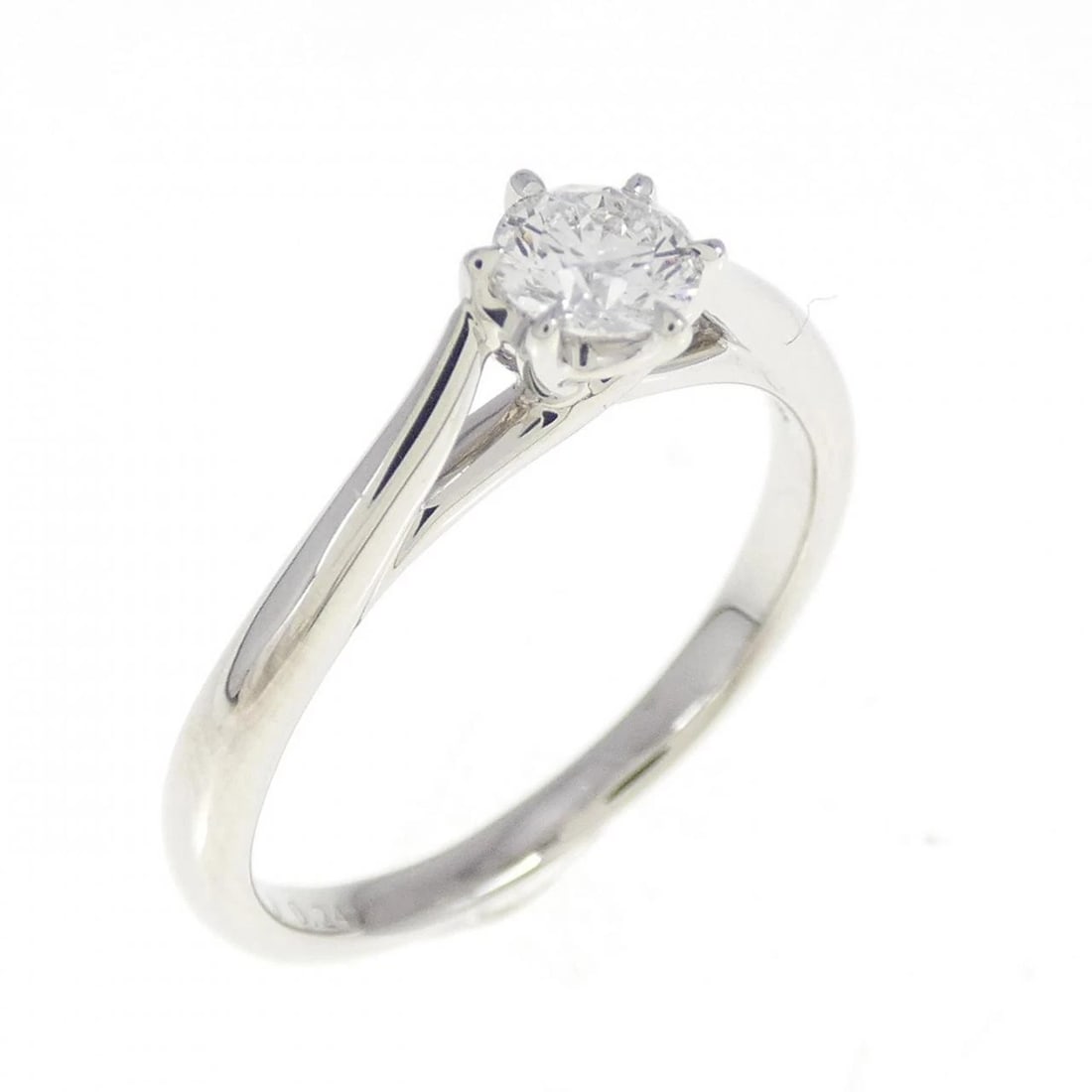 PT DIAMOND RING: PT Diamond Ring Brand: Unbranded Type: Ring Material: Platinum, Main Stone/Creation Natural Color: Size: 5.5 US Accessories: None Accessories Notice: When purchasing pre-owned goods, please