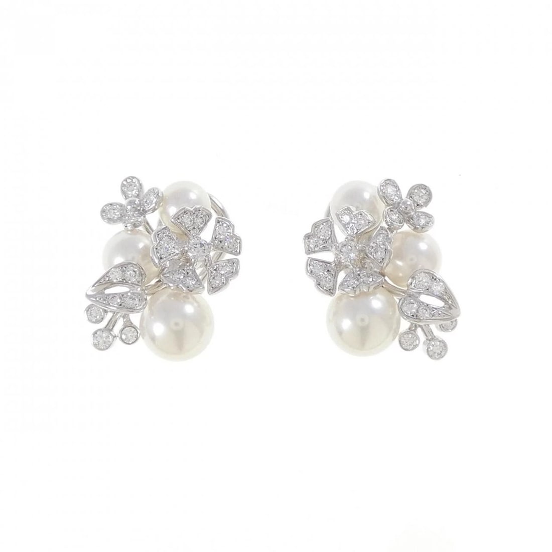 MIKIMOTO AKOYA PEARL EARRINGS: MIKIMOTO Akoya Pearl Earrings Brand: MIKIMOTO Type: Earrings Material: K18 White Gold, Color: White Size: ActualSize HxW: 17.9mmx13.5mm Accessories: None Accessories Notice: When purchasing