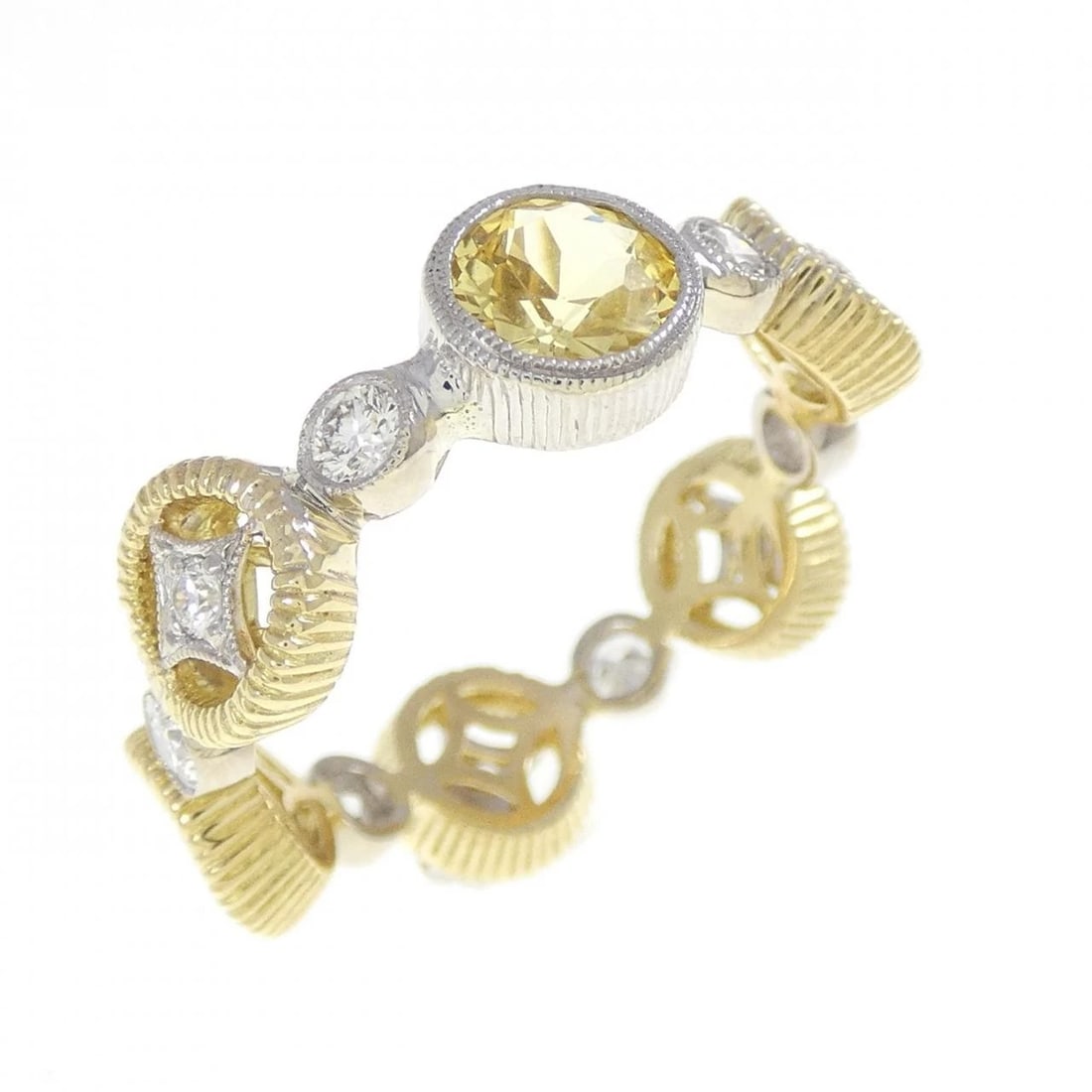 750YG 750WG SAPPHIRE RING: 750YG 750WG Sapphire Ring Brand: Unbranded Type: Ring Material: 750 Yellow Gold 750 White Gold, Main Stone/Creation Main Stone SapphireCenterStoneSapphireSide Stone Diamond Color: Yellow Gold