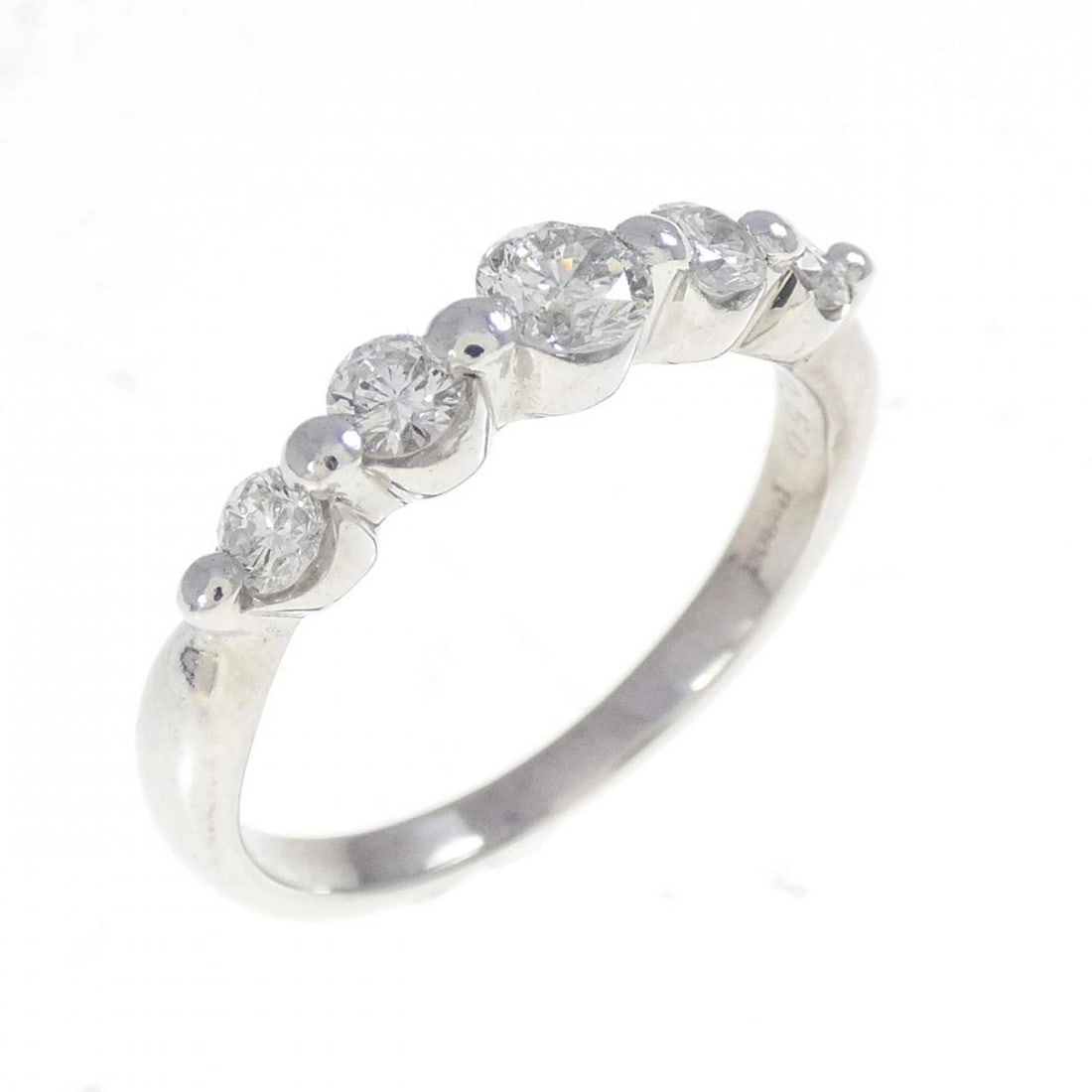 PT900 DIAMOND RING: PT900 Diamond Ring Brand: Unbranded Type: Ring Material: Platinum 900 Platinum, Main Stone/Creation natural Color: White Gold Size: 6.5-7 US Accessories: None Accessories Notice: When purc