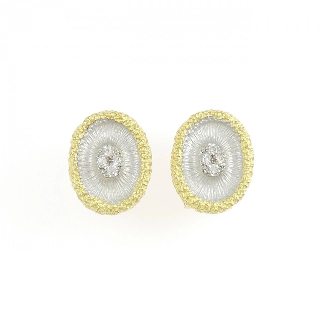 K18YG K18WG DIAMOND EARRINGS: K18YG K18WG Diamond Earrings Brand: Unbranded Type: Earrings Material: K18 Yellow Gold K18 White Gold, Main Stone/Creation Natural Color: YG Size: ActualSize HxW: 14.8mmx11.5mm Accessories: