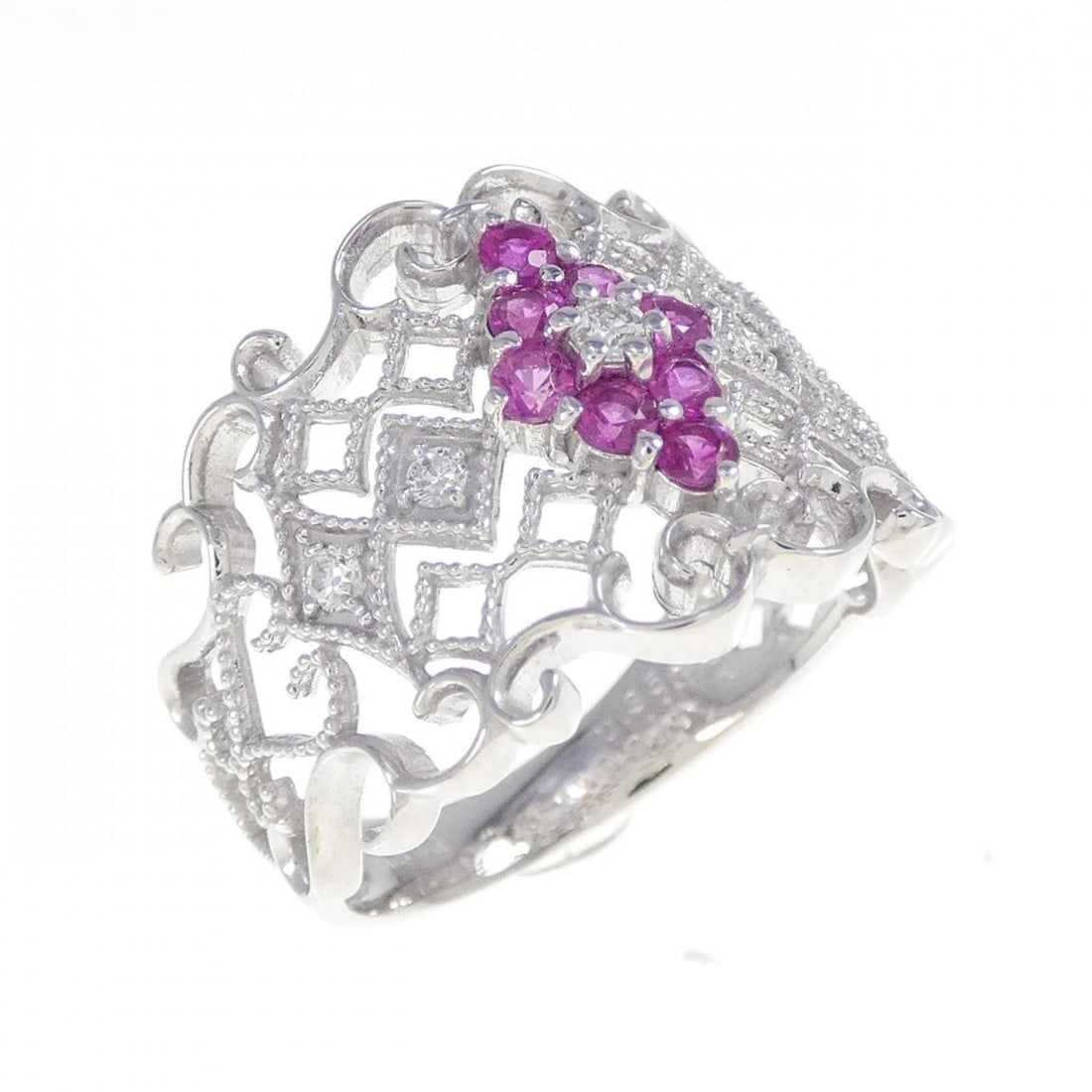 K18WG SAPPHIRE RING: K18WG Sapphire Ring Brand: Unbranded Type: Ring Material: K18 White Gold, Color: WG Size: 6.5-7 US Accessories: None Accessories Notice: When purchasing pre-owned goods, please refer to the