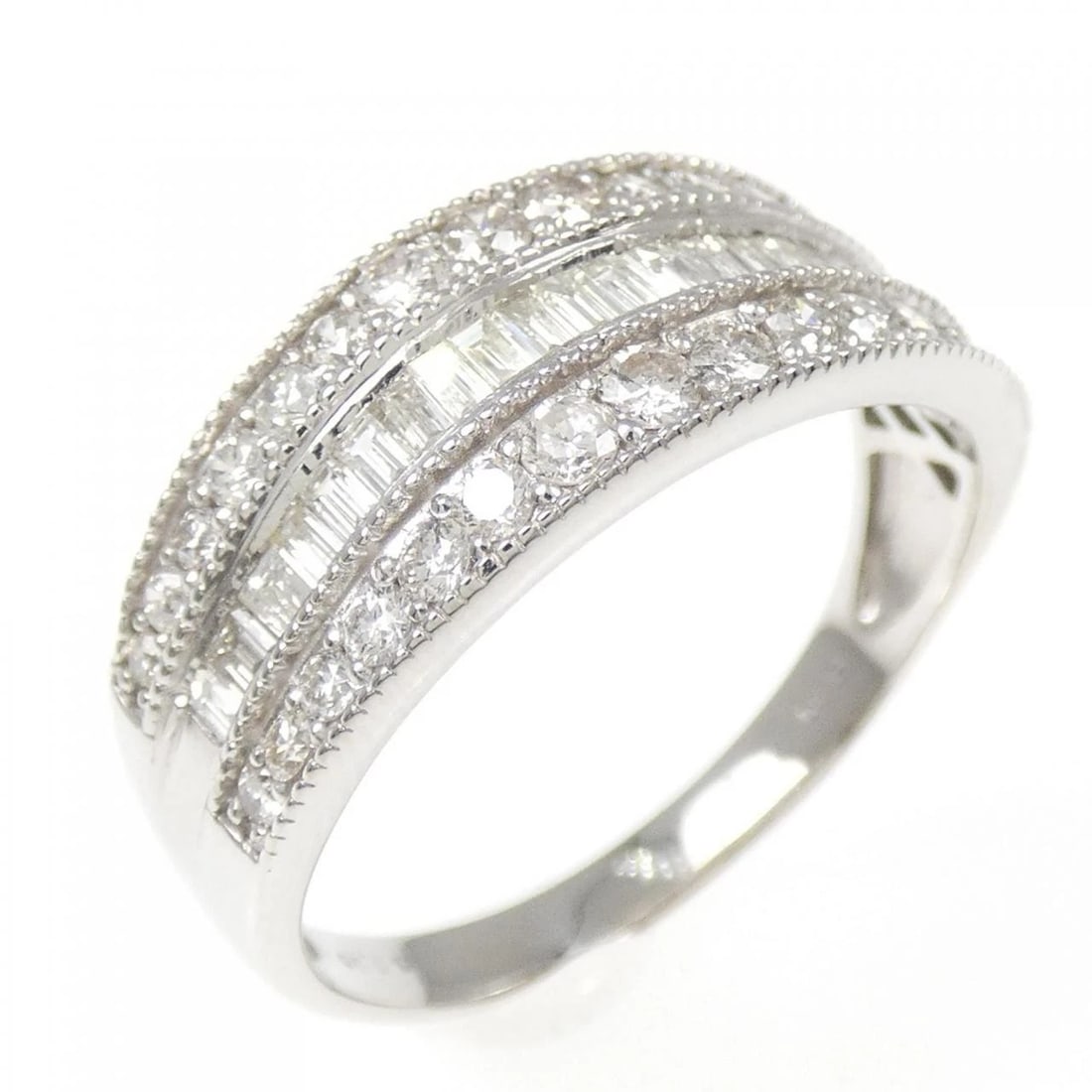 PT900 DIAMOND RING: PT900 Diamond Ring Brand: Unbranded Type: Ring Material: Platinum 900 Platinum, Main Stone/Creation natural Color: White Gold Size: 9-9.5 US Accessories: None Accessories Notice: When