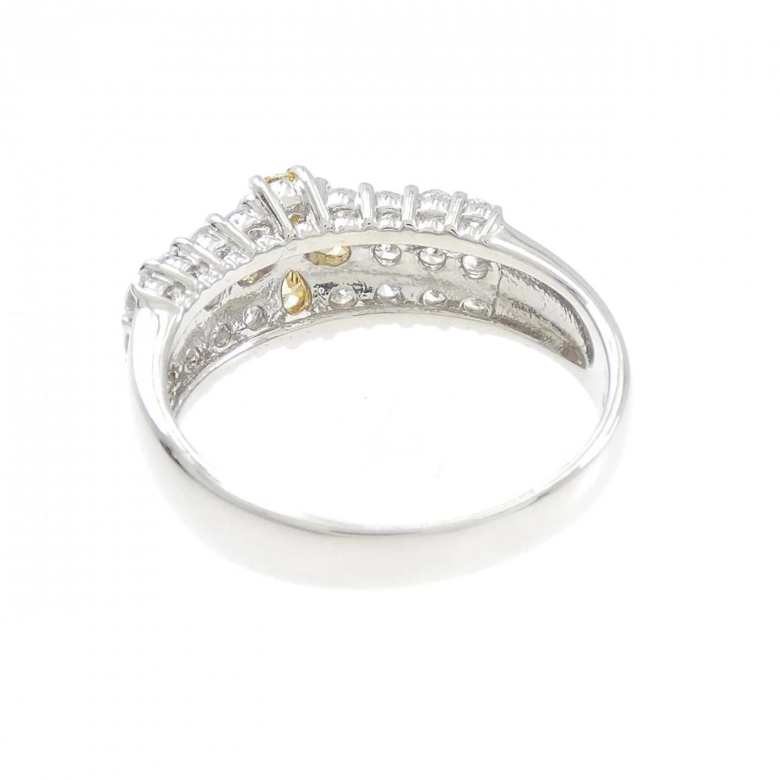 PT900 FLOWER DIAMOND RING - 2