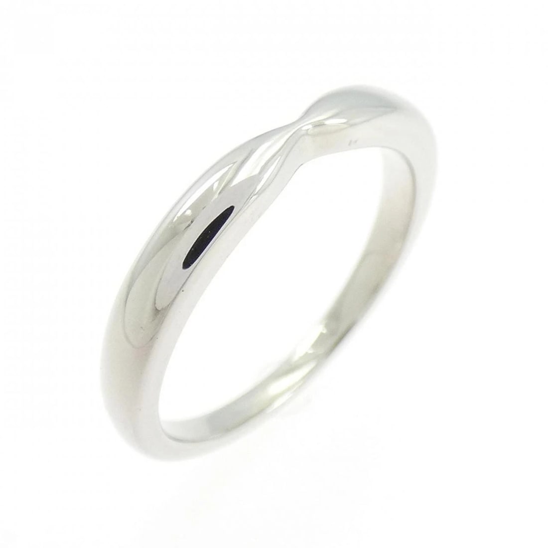 TIFFANY & CO. HARMONY RING: Tiffany & Co. Harmony Ring Brand: Tiffany Type: Ring Material: Platinum 950, Color: White Size: 5 (US size) Accessories: None Accessories Notice: When purchasing pre-owned goods, please refer