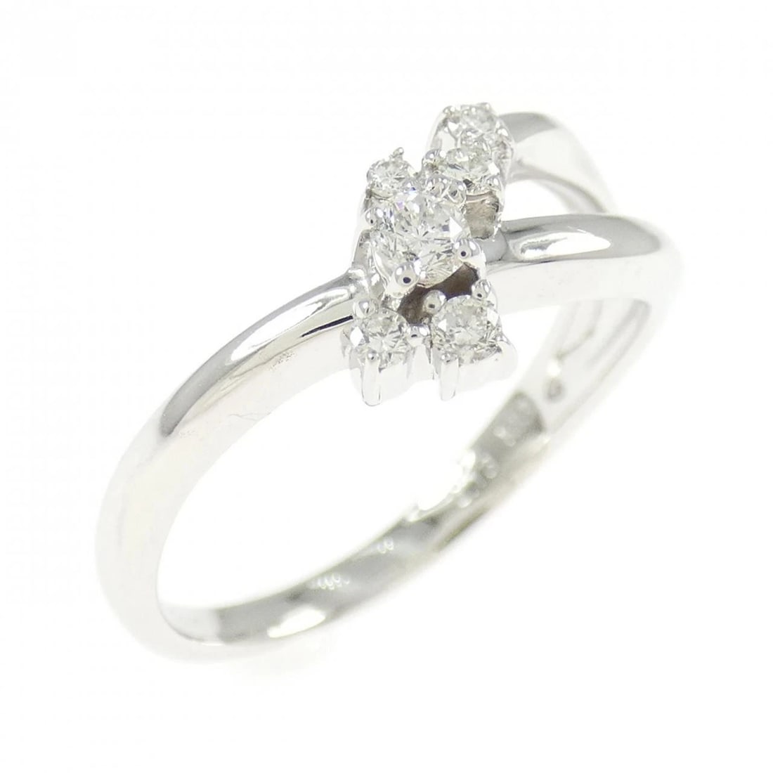 VENDOME DIAMOND RING: VENDOME Diamond Ring Brand: VENDOME Type: Ring Material: K18 White Gold, Main Stone/Creation Natural Color: White Size: 6.5-7 (US size) Accessories: None Accessories Notice: When purchasin