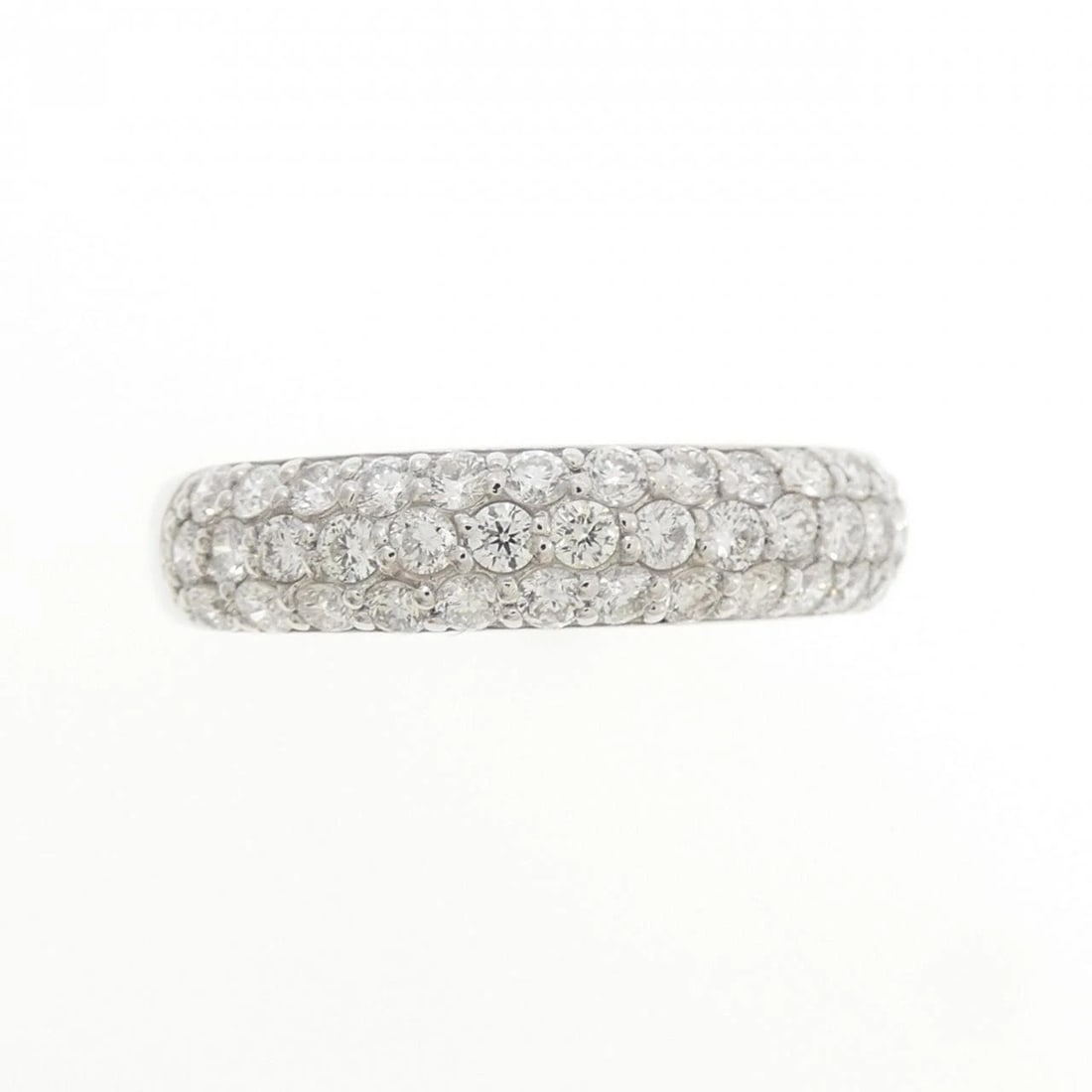 PONTE VECCHIO PAVE RING: Ponte Vecchio Pave Ring Brand: Ponte Vecchio Type: Ring Material: K18 white gold, Main Stone/Creation Natural Color: White Size: US 7.75 Accessories: None Accessories Notice: When purchasi