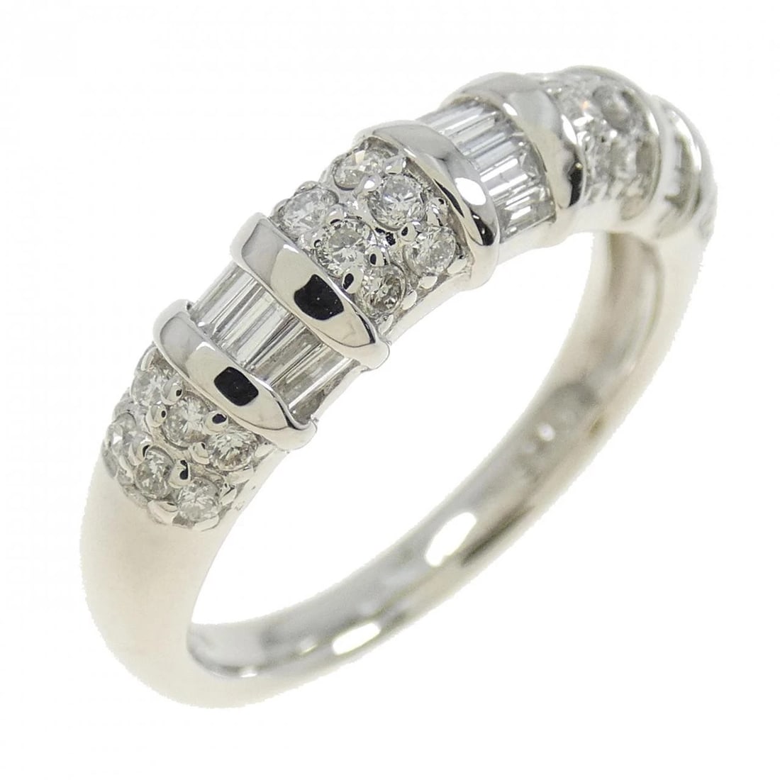 PT900 DIAMOND RING: PT900 Diamond Ring Brand: Unbranded Type: Ring Material: Platinum 900 Platinum, Main Stone/Creation Natural Color: Silver Size: 5.5 ( US size) Accessories: None Accessories Notice: When pu