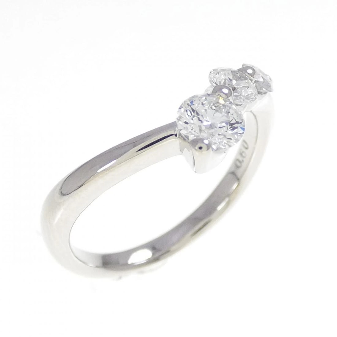 TASAKI DIAMOND RING: TASAKI Diamond Ring Brand: TASAKI Type: Ring Material: Platinum 900, Main Stone/Creation Natural Color: white Size: 6.5-7 (US size) Accessories: None Accessories Notice: When purchasing pr