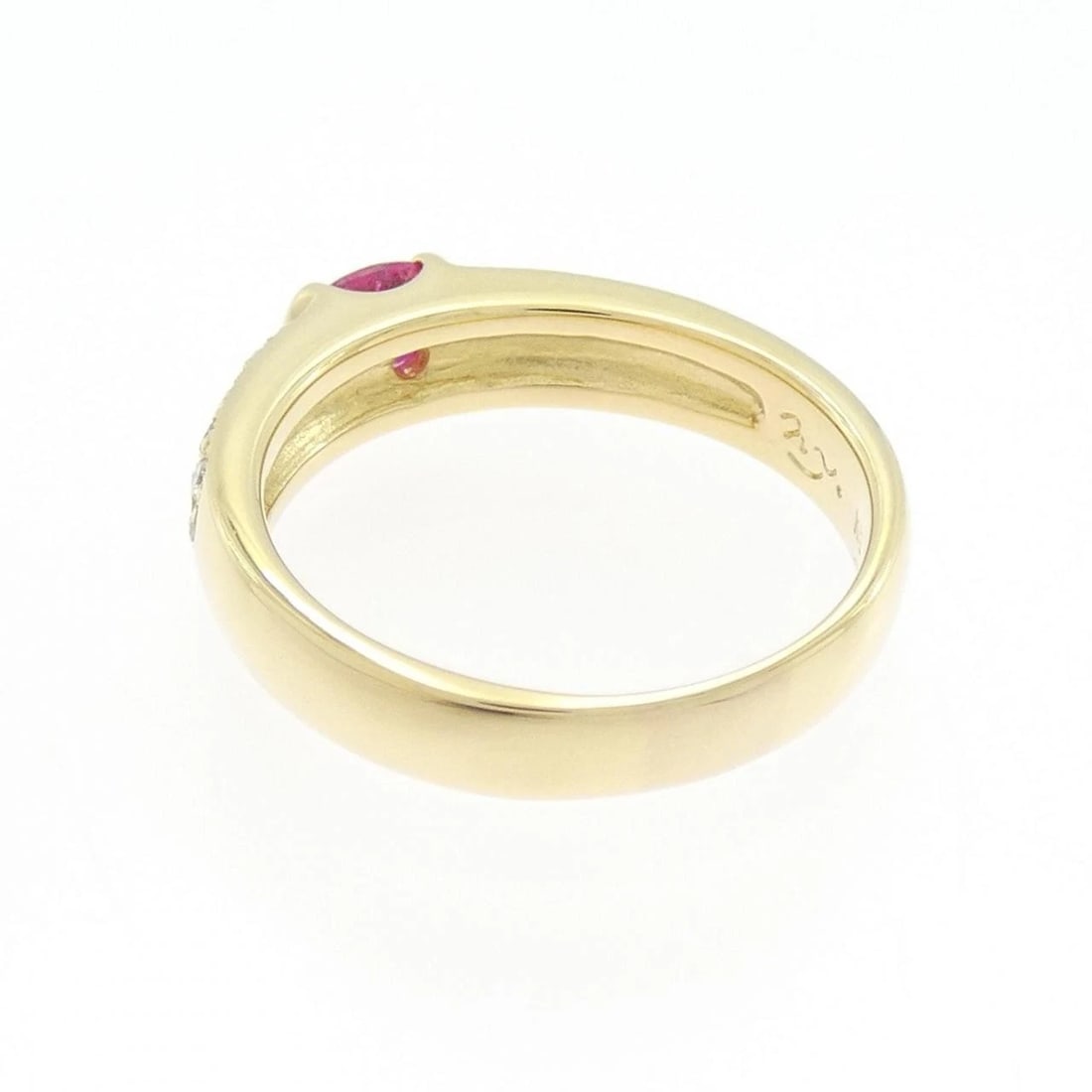 K18YG RUBY RING: K18YG Ruby Ring Brand: Unbranded Type: Ring Material: K18 Yellow Gold, Main Stone/Creation Ruby Color: Yellow Gold Size: 6.5 ( US size) Accessories: None Accessories Notice: When purchasing