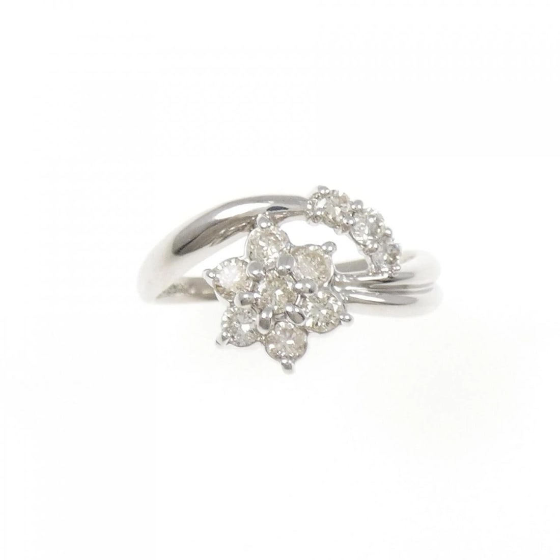 PT900 FLOWER DIAMOND RING - 2