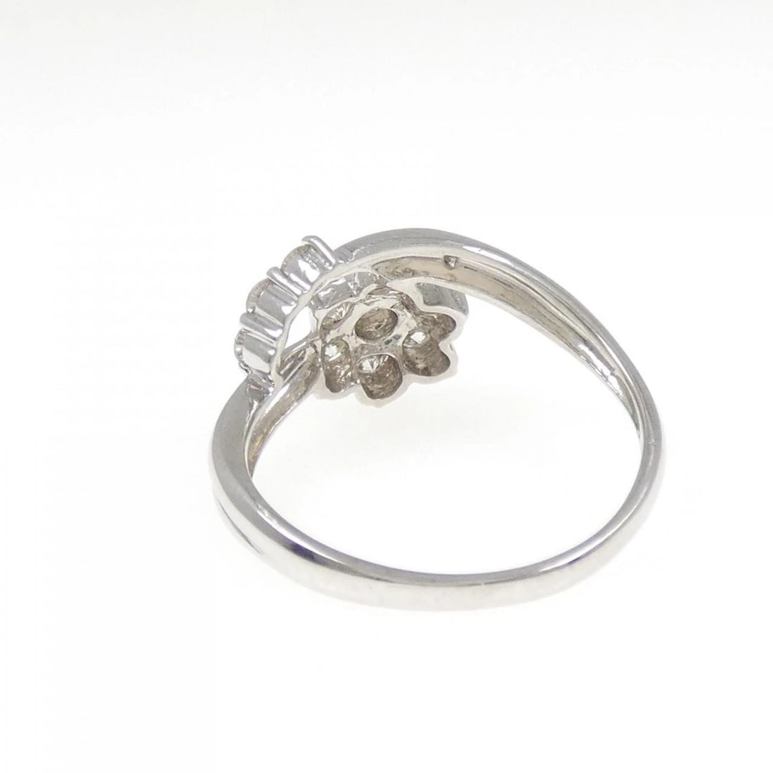 PT900 FLOWER DIAMOND RING - 3