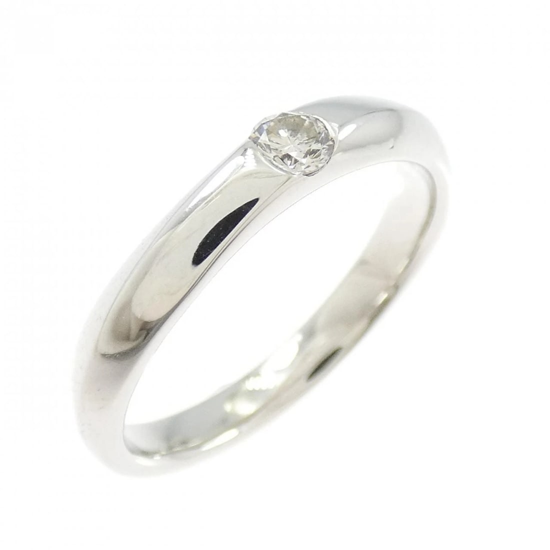 PT900 SOLITAIRE DIAMOND RING: PT900 Solitaire Diamond Ring Brand: Unbranded Type: Ring Material: Platinum 900 Platinum, Main Stone/Creation Natural Color: Silver Size: 5.5 -6 ( US size) Accessories: None Accessories