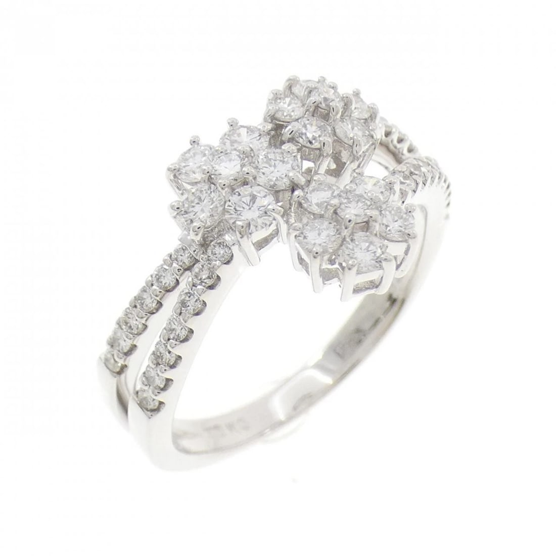 K18WG FLOWER DIAMOND RING: K18WG Flower Diamond Ring Brand: Unbranded Type: Ring Material: K18 White Gold, Main Stone/Creation Natural Color: WG Size: 6.5 US Accessories: None Accessories Notice: When purchasing pre
