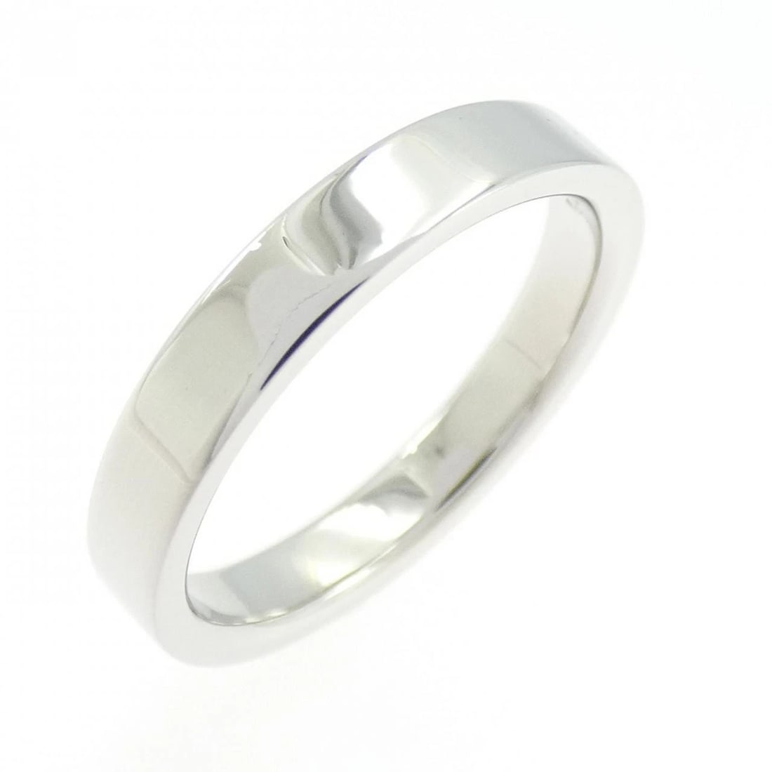 TIFFANY ESSENTIAL BAND RING: Tiffany Essential Band Ring Brand: Tiffany Type: Ring Material: Platinum 950, Color: White Size: 5 (US size) Accessories: None Accessories Notice: When purchasing pre-owned goods, please