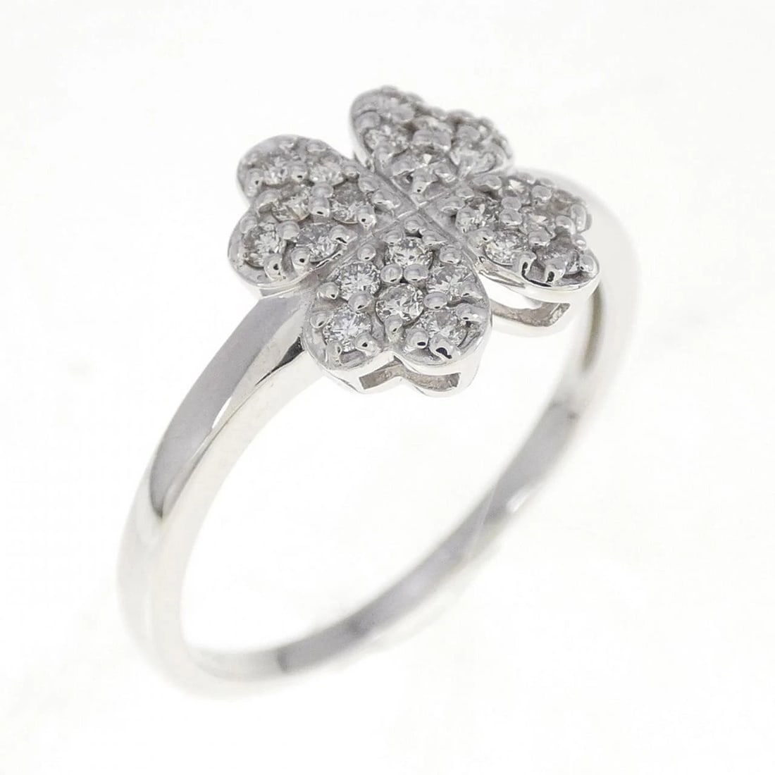 K18WG CLOVER DIAMOND RING: K18WG Clover Diamond Ring Brand: Unbranded Type: Ring Material: K18 White Gold, Main Stone/Creation Natural Color: White Gold Size: 6 ( US size) Accessories: None Accessories Notice: When