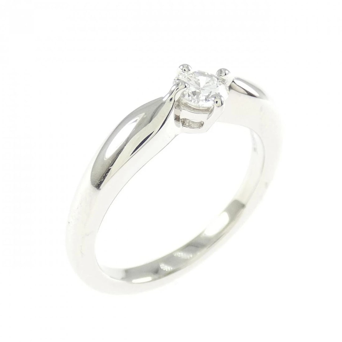 BVLGARI DEDICATA A VENEZIA RING: Bvlgari Dedicata a Venezia Ring Brand: BVLGARI Type: Ring Material: Platinum 950, Main Stone/Creation Natural Color: White Size: US 4 Accessories: None Accessories Notice: When purchasing