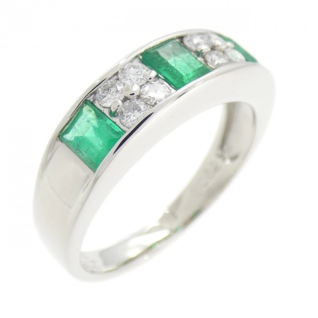 PT900 EMERALD RING: PT900 Emerald Ring Brand: Unbranded Type: Ring Material: Platinum 900 Platinum, Color: None Size: 6.5 US Accessories: None Accessories Notice: When purchasing pre-owned goods, please refer