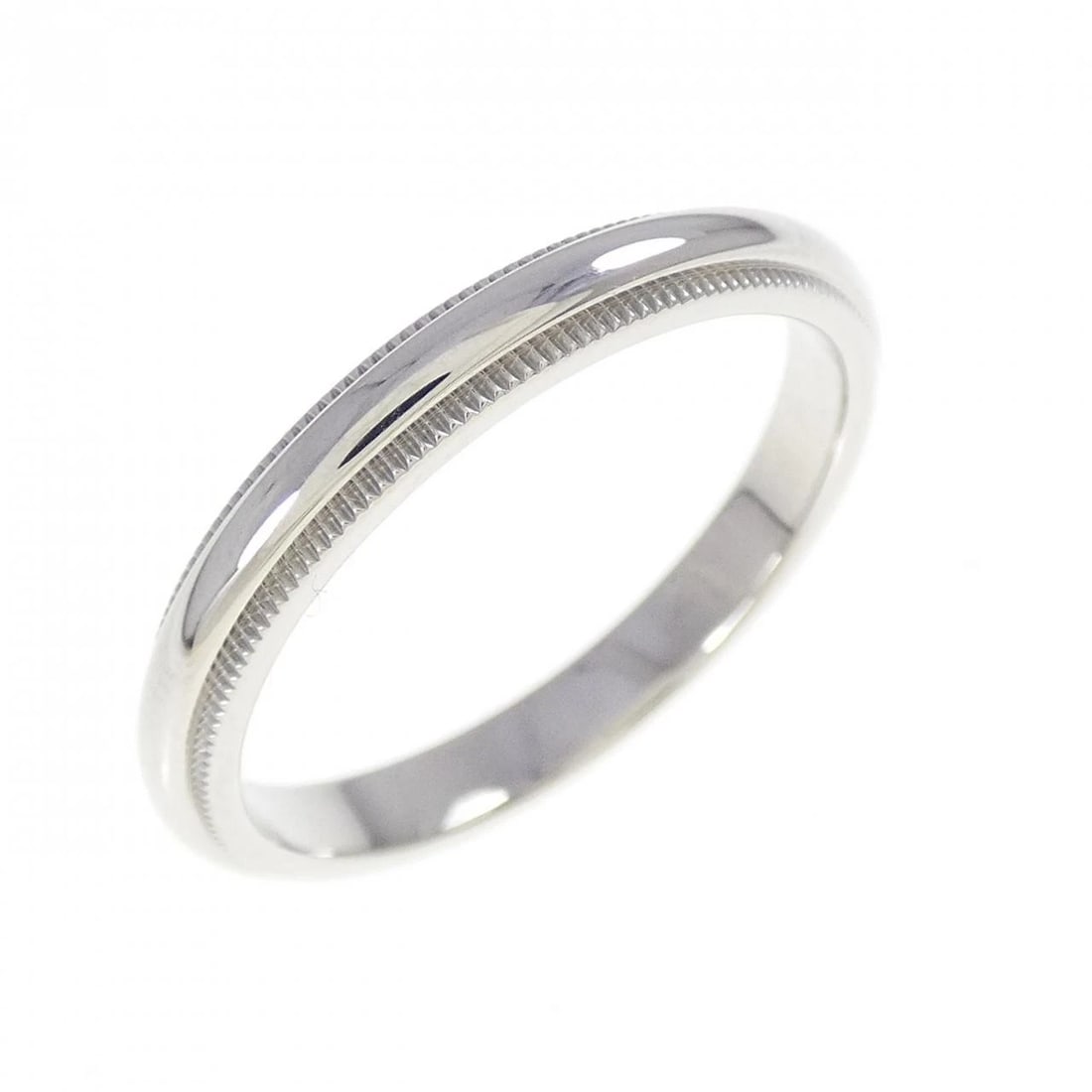 TIFFANY & CO. MILGRAIN RING: TIFFANY & Co. Milgrain Ring Brand: TIFFANY&Co. Type: Ring Material: Platinum950, Color: White Size: US 9.75 Accessories: None Accessories Notice: When purchasing pre-owned goods, please refer
