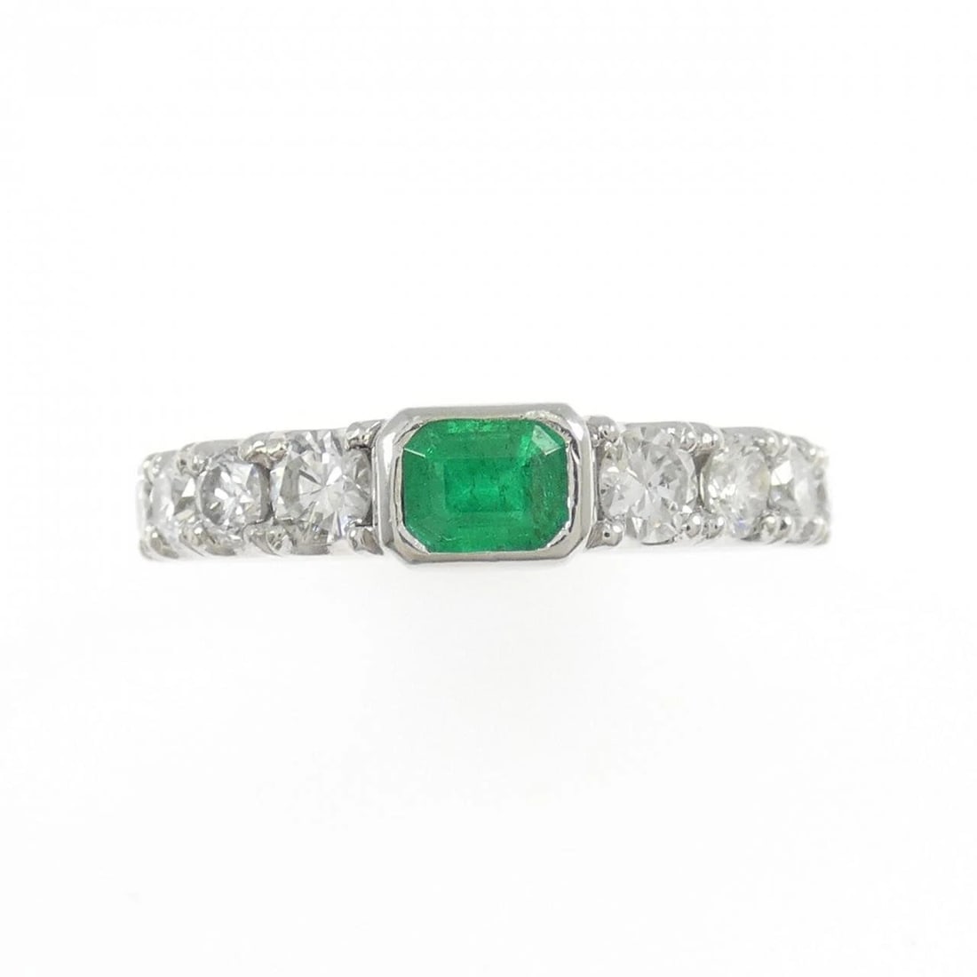 PT900 EMERALD RING - 2