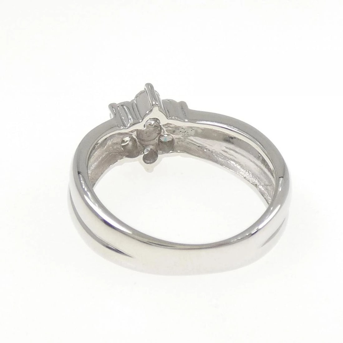 PT900 FLOWER DIAMOND RING - 3