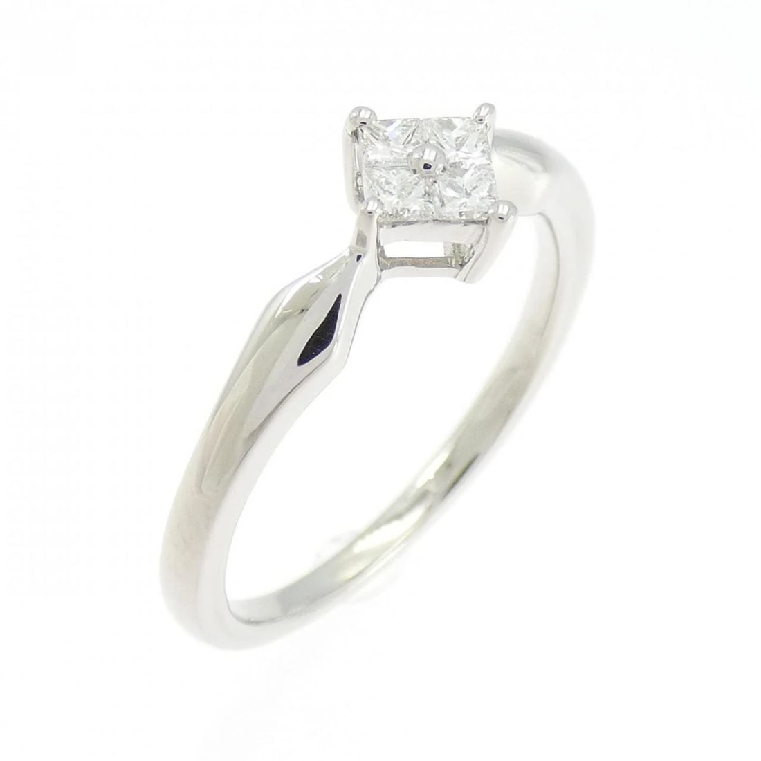 PT950 DIAMOND RING: PT950 Diamond Ring Brand: Unbranded Type: Ring Material: Platinum 950, Main Stone/Creation natural Color: White Gold Size: 6.5 US Accessories: None Accessories Notice: When purchasing