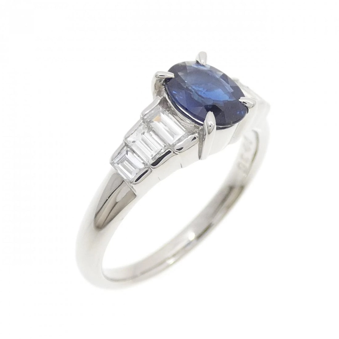 PT900 SAPPHIRE RING: PT900 Sapphire Ring Brand: Unbranded Type: Ring Material: Platinum 900 Platinum, Main Stone/Creation Sapphire Color: White Gold Size: 6.5 US Accessories: None Accessories Notice: When
