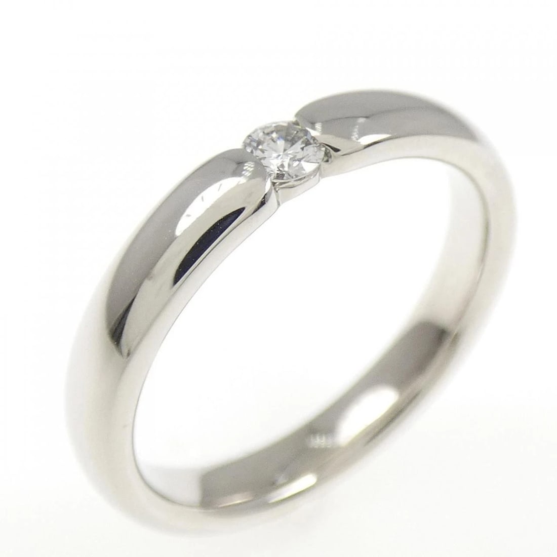 PT900 DIAMOND RING: PT900 Diamond Ring Brand: Unbranded Type: Ring Material: Platinum 900 Platinum, Main Stone/Creation Natural Color: None Size: 4-4.5 US Accessories: None Accessories Notice: When purchasing