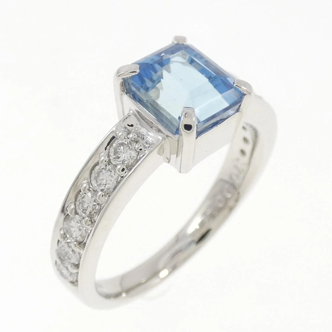 PT900 AQUAMARINE RING: PT900 Aquamarine Ring Brand: Unbranded Type: Ring Material: Platinum 900 Platinum, Main Stone/Creation aquamarine Color: White Gold Size: 6.5-7 US Accessories: None Accessories Notice: When